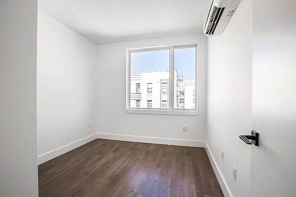 Photo - 242 Newkirk Ave Unidad 7C