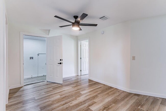 Photo - 3913 Avenue H