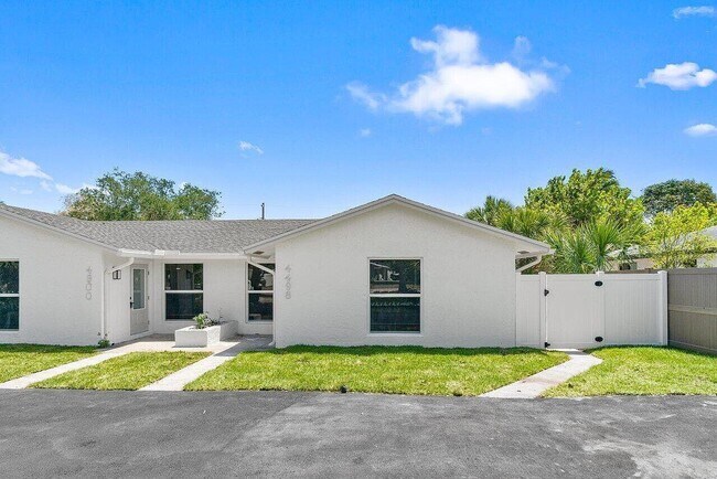 4498 NW 2nd Ave