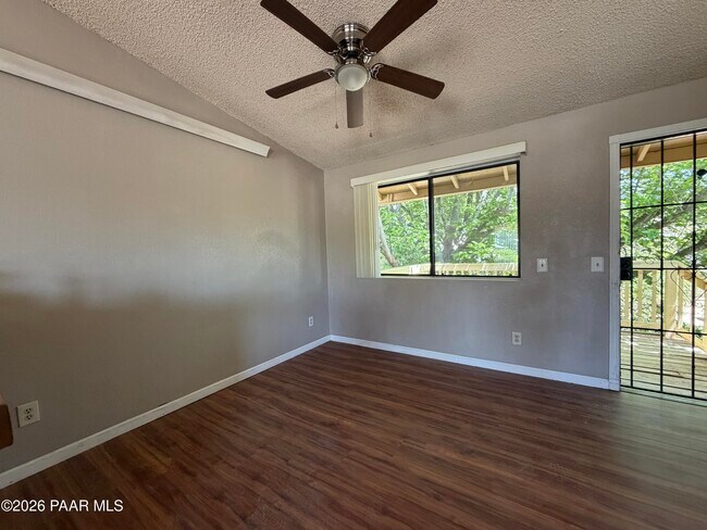 927 N Old Chisholm Trail Unit C
