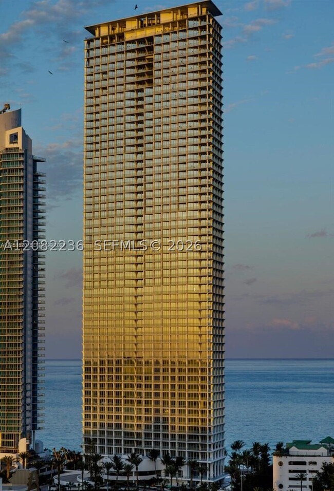 Building Photo - 16901 Collins Ave Unit 704