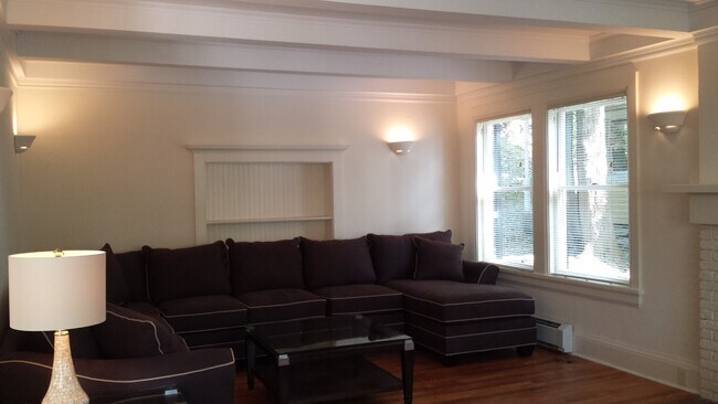 Photo - 115 Dewitt Pl Unit 115