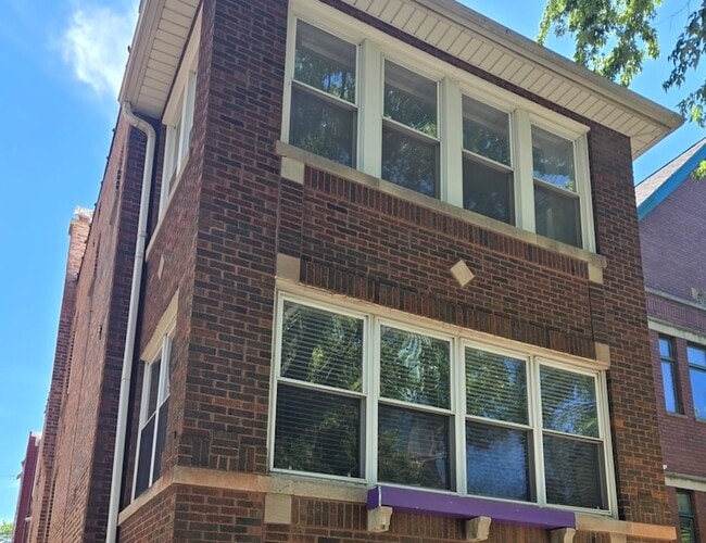 Building Photo - 2255 W Huron St Unit 1R