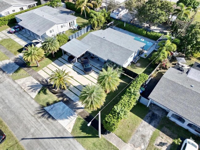 Building Photo - 16231 SW 99th Ct