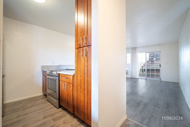 Photo - 2Bd,2Ba,1Pkg in Waipio Uka - $2750 -Must See (Waipahu)