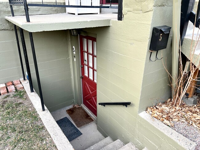 Photo - 676 N Davis St Unidad 5