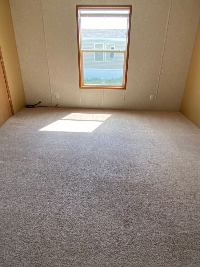 Photo - 3 bedroom 2 bath PET FRIENDLY!