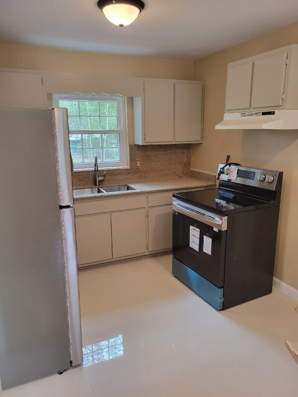 Photo - 2059 Holmes St