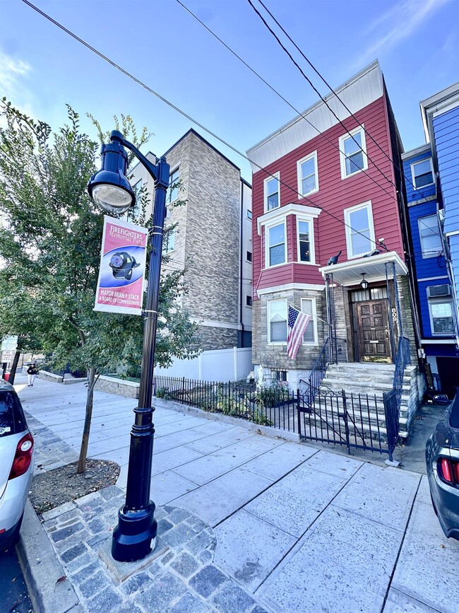 Building Photo - 809 Palisade Ave Unit 3 Rental