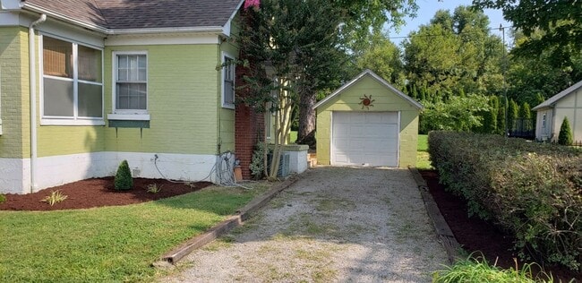 Photo - 307 Helm St