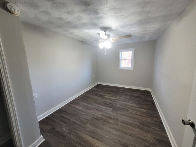 Photo - 2400 Bell St Unit B