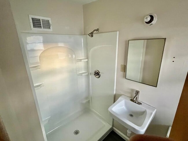 Photo - 2305 Brockman St