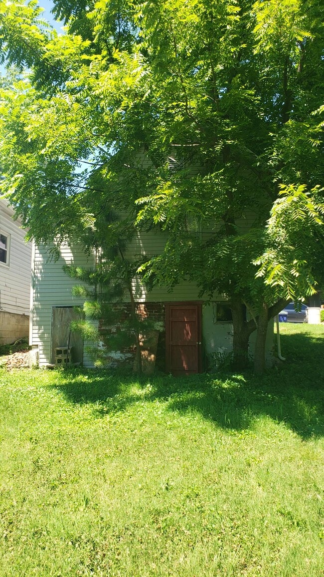 Photo - 615 E Water St