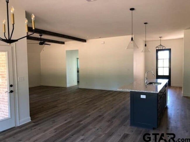 Photo - Like new construction in Flint!