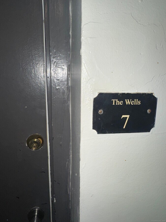 Photo - 335 Wells St Unit w7