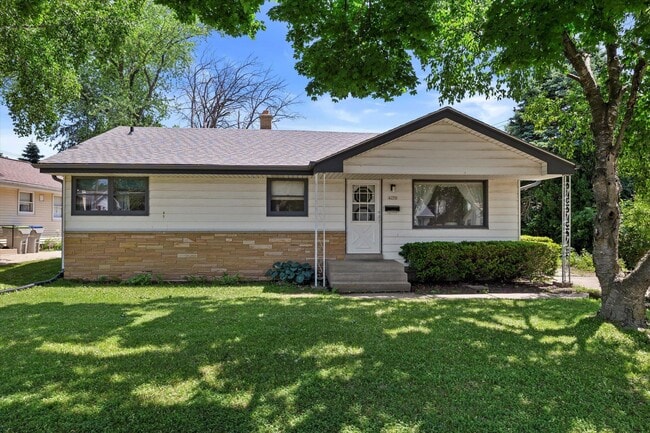 Building Photo - 4250 N 83rd St