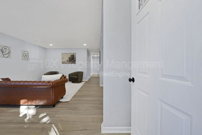Photo - 1815 Woodcrest Rd