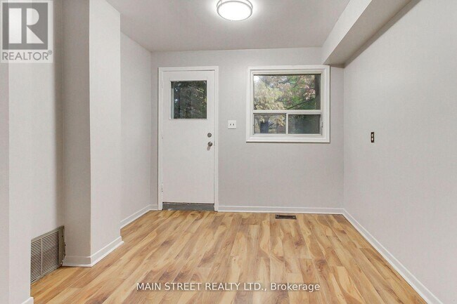 Photo - 364 Agar Ave