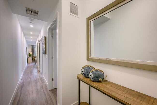 Photo - 1703 N Tamiami Trail Unit 205