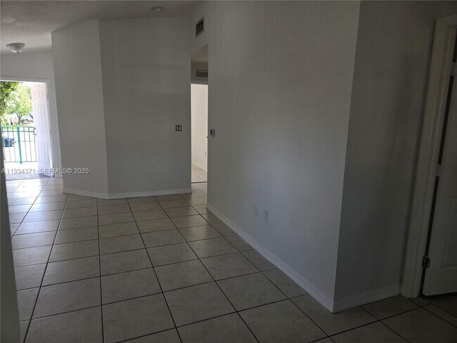 Photo - 1261 SE 29th St Unidad 206-25