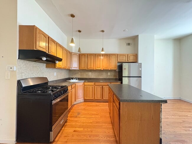 Building Photo - 114 Bidwell Ave Unit 1 Rental