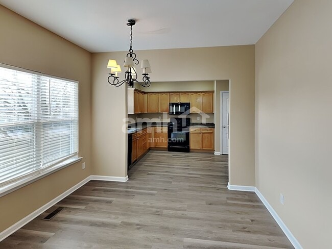 Photo - 1824 Baslia Ln