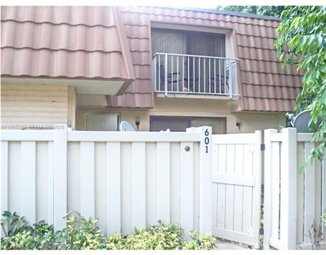 Photo - 601 Green Springs Pl