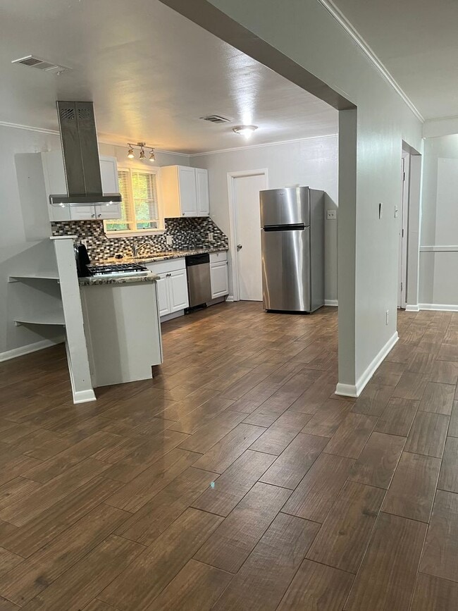 Photo - Gorgeous..Remodeled !