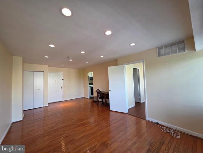 Photo - 5340 Holmes Run Pkwy Unit 709