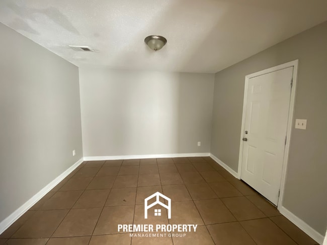 Photo - 4870 Royal Run Dr