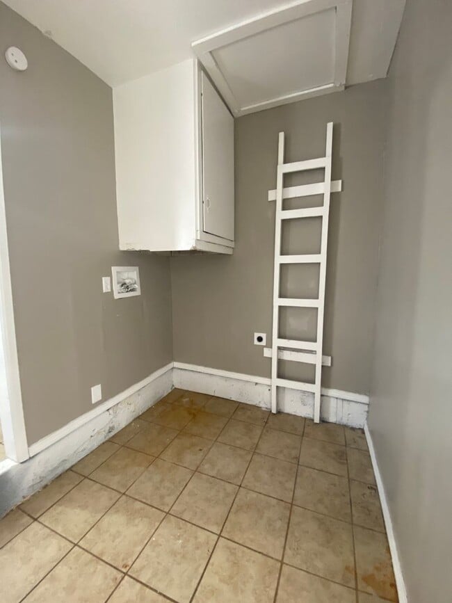 Photo - 301 NW 83rd St