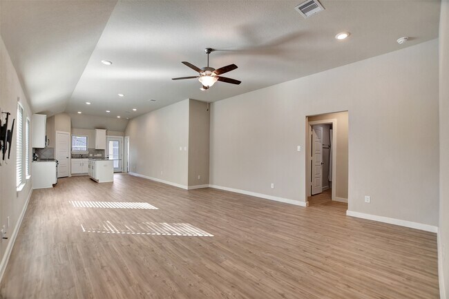 Photo - 6419 Purple Wreath Way