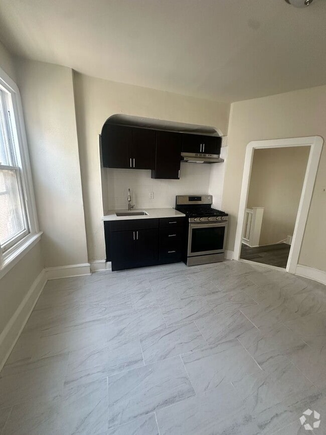 Building Photo - BRAND NEW 2 BEDROOM 1 BATH APARTMENT 2ND F... Unit B