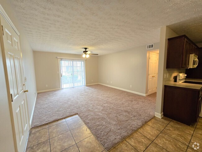 Building Photo - Available IMMEDIATELY!! Updated, 2 Bedroom... Rental