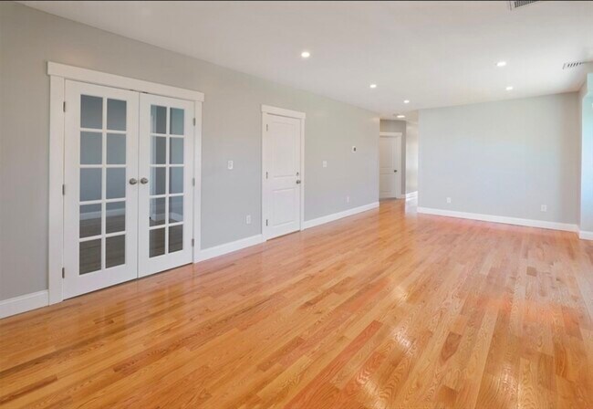 Photo - 28 2nd St