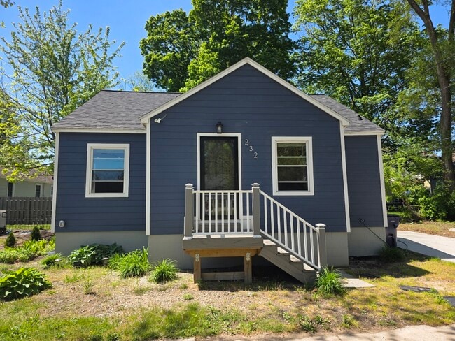 Building Photo - 232 Maple Ave