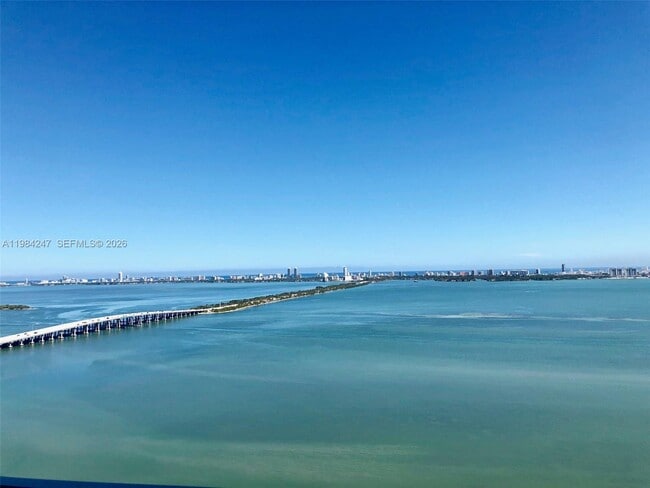 Building Photo - 2900 NE 7th Ave Unit 3705