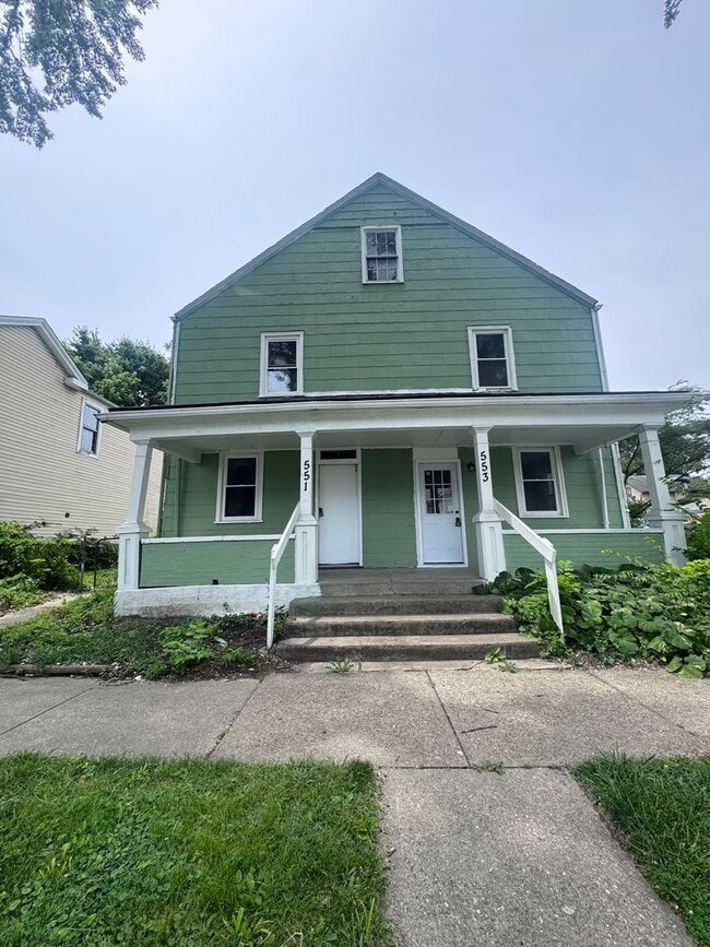 Building Photo - 551-553 Ross Avenue Unit 553 Ross Avenue