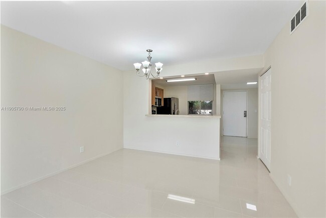 Photo - 2820 Somerset Dr Unit 112O