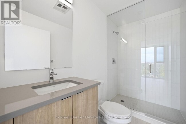 Photo - 1660 Bloor St W Unit 102
