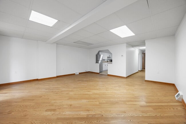 Photo - 2827 Brownsville Rd Unit Apt1