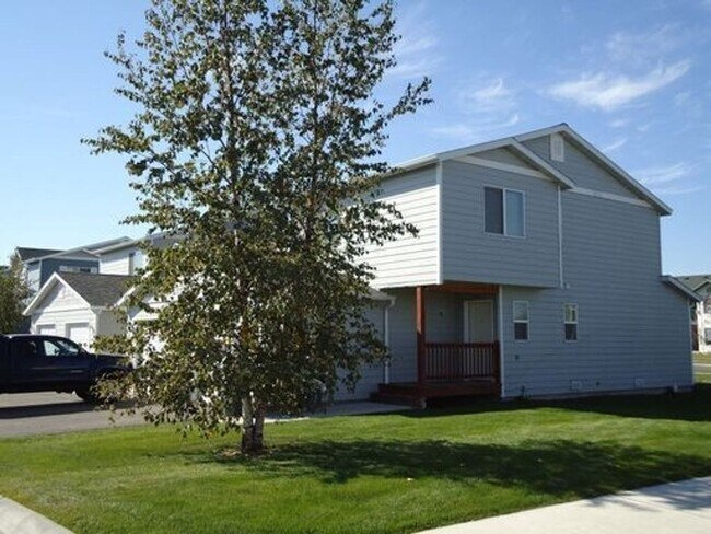 Nice Large 2 Bedroom 1 Bathroom Townhouse ... - Nice Large 2 Bedroom 1 Bathroom Townhouse ... Unit B