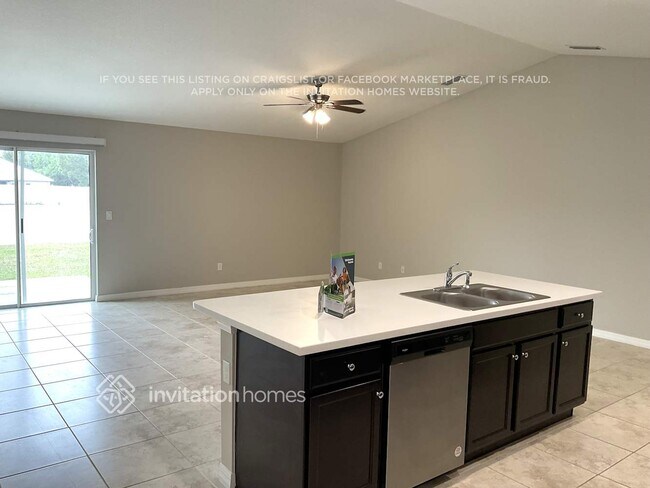 Photo - 842 Starland St SE