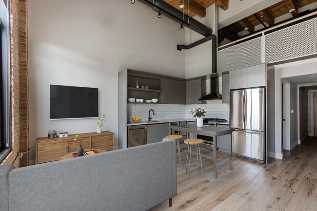 Photo - 729 N Sangamon St