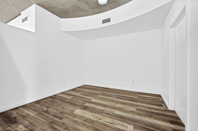 Photo - 5925 Almeda Rd Unit 10713
