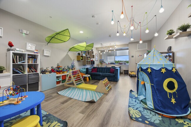 Photo - 28294 Ferry Rd Unidad SI ID1534606P