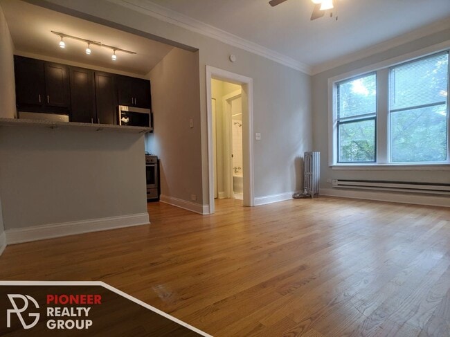 Photo - 4616 N Paulina St