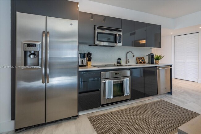 Photo - 31 SE 6th St Unit 1401