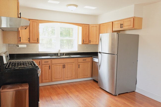 Photo - 9944 Cook Ave