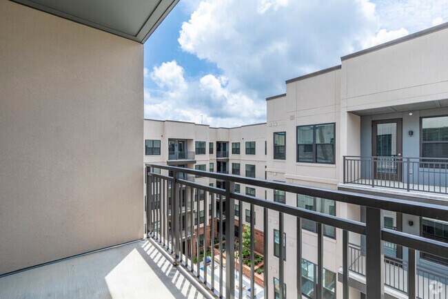 4HAB, 4BA - 1346 ft² - 320 West Mag